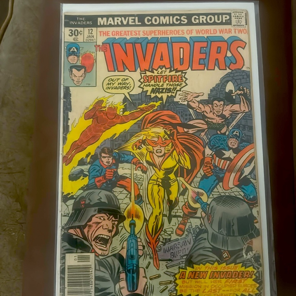 Vintage Very Rare Marvel Comics The Invaders Issue #12 “NAZIS” Only/Last One
